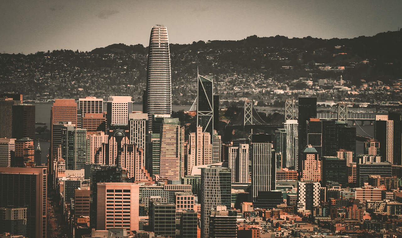 阿兰-希勒：淘汰曼城是皇马发出的警告，他们是欧冠夺冠热门.